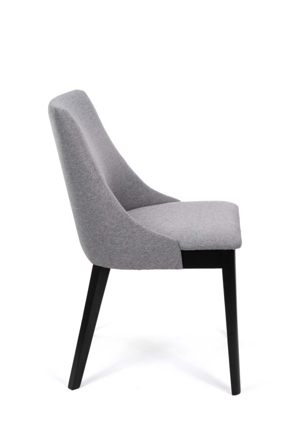 KBCA1134_737_b Caro 1